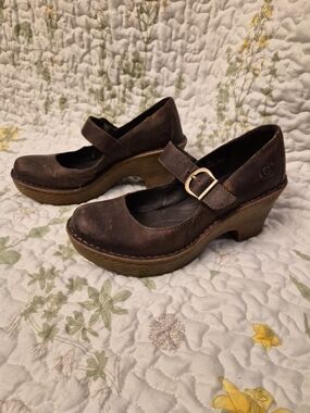 Born Brown Leather Mary Jane Clog Heels with Buckle